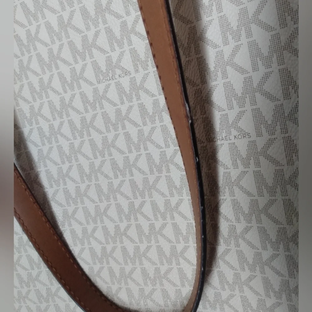 🎉HP🎉Michael kors Hayley Large Tote bag purse
